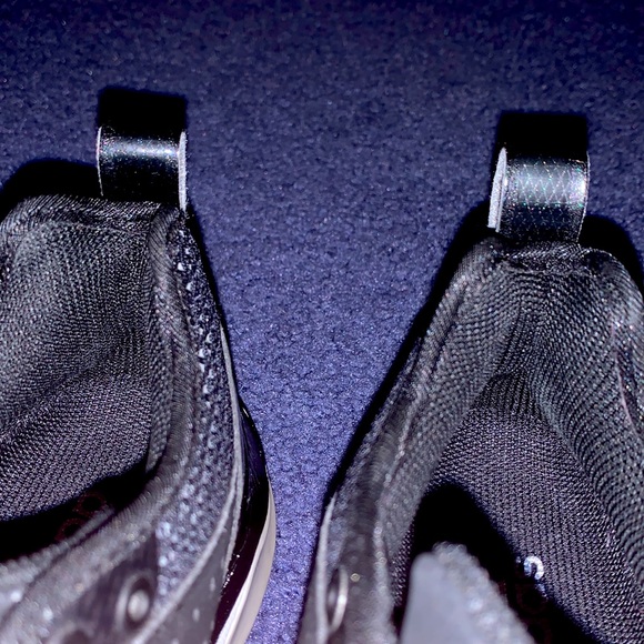 BRAND NEW Adidas shoes - Picture 6 of 6